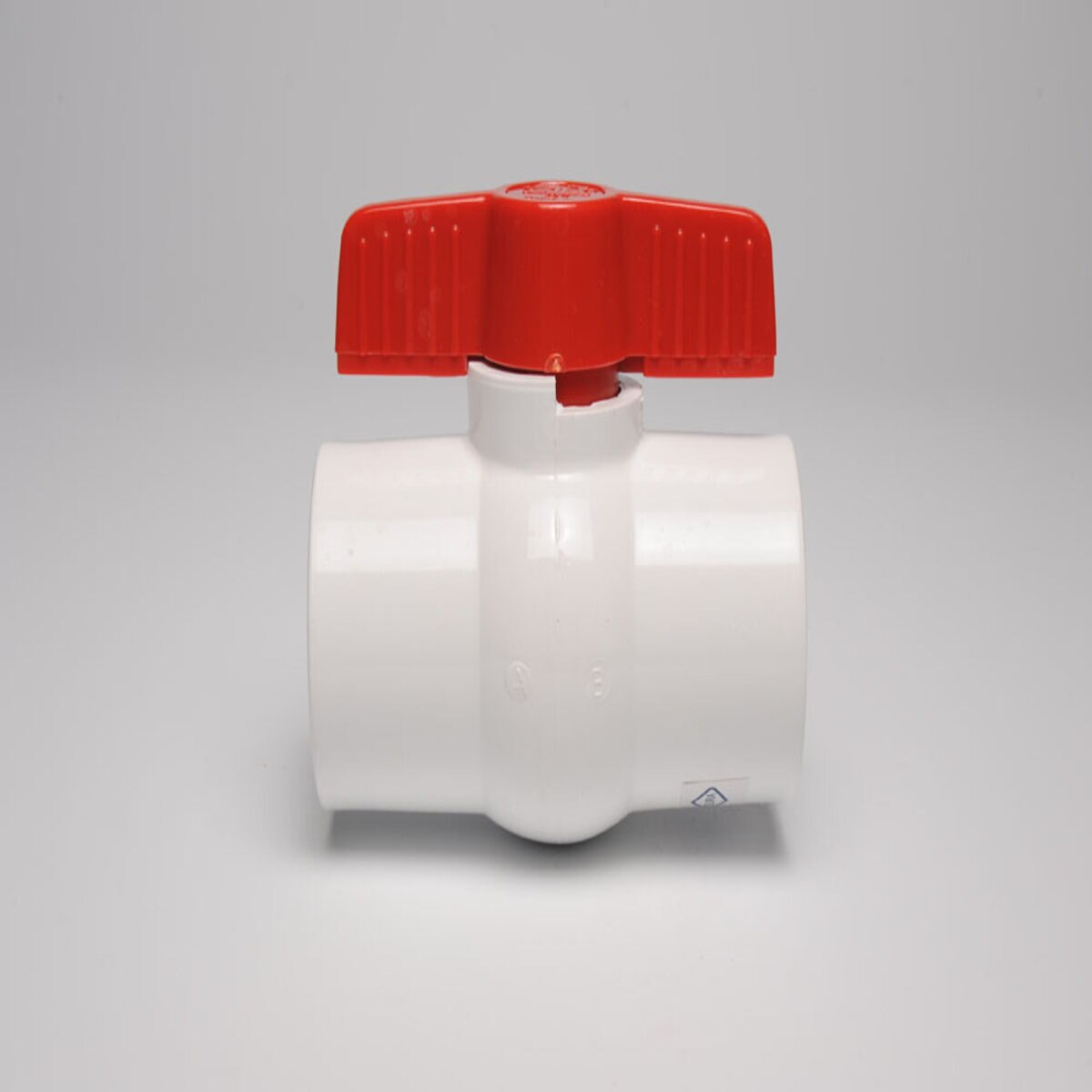 T1-010W 1 PVC White Compact Ball Valve Thread
