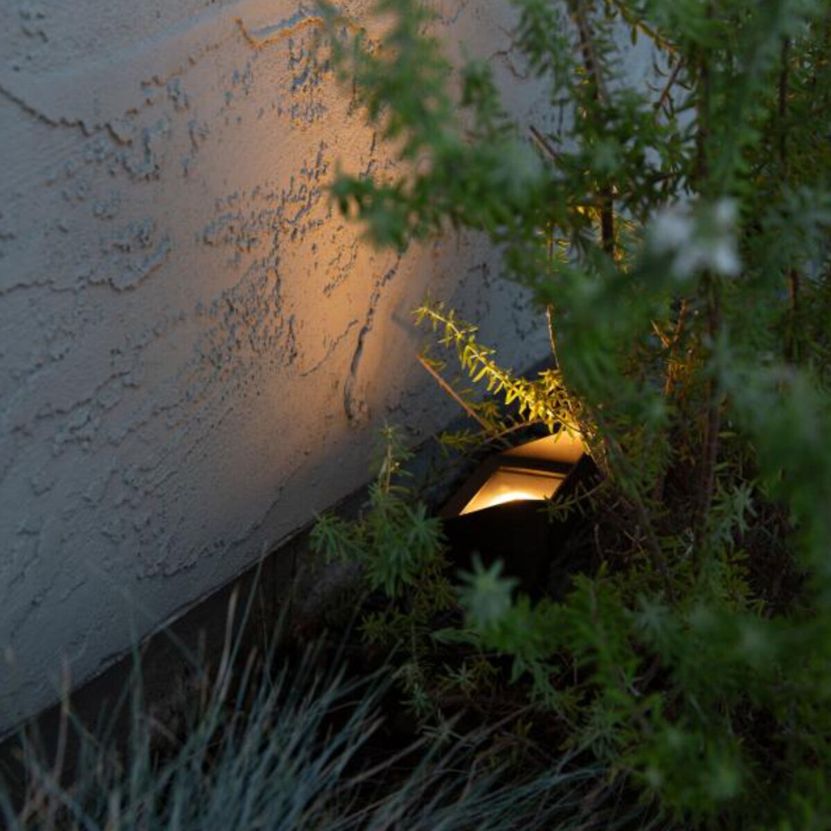 FX Luminaire Black Finish CW-51, ECO 9VA, K27, WFL, FB MR-16 WALL WASH, STAKE