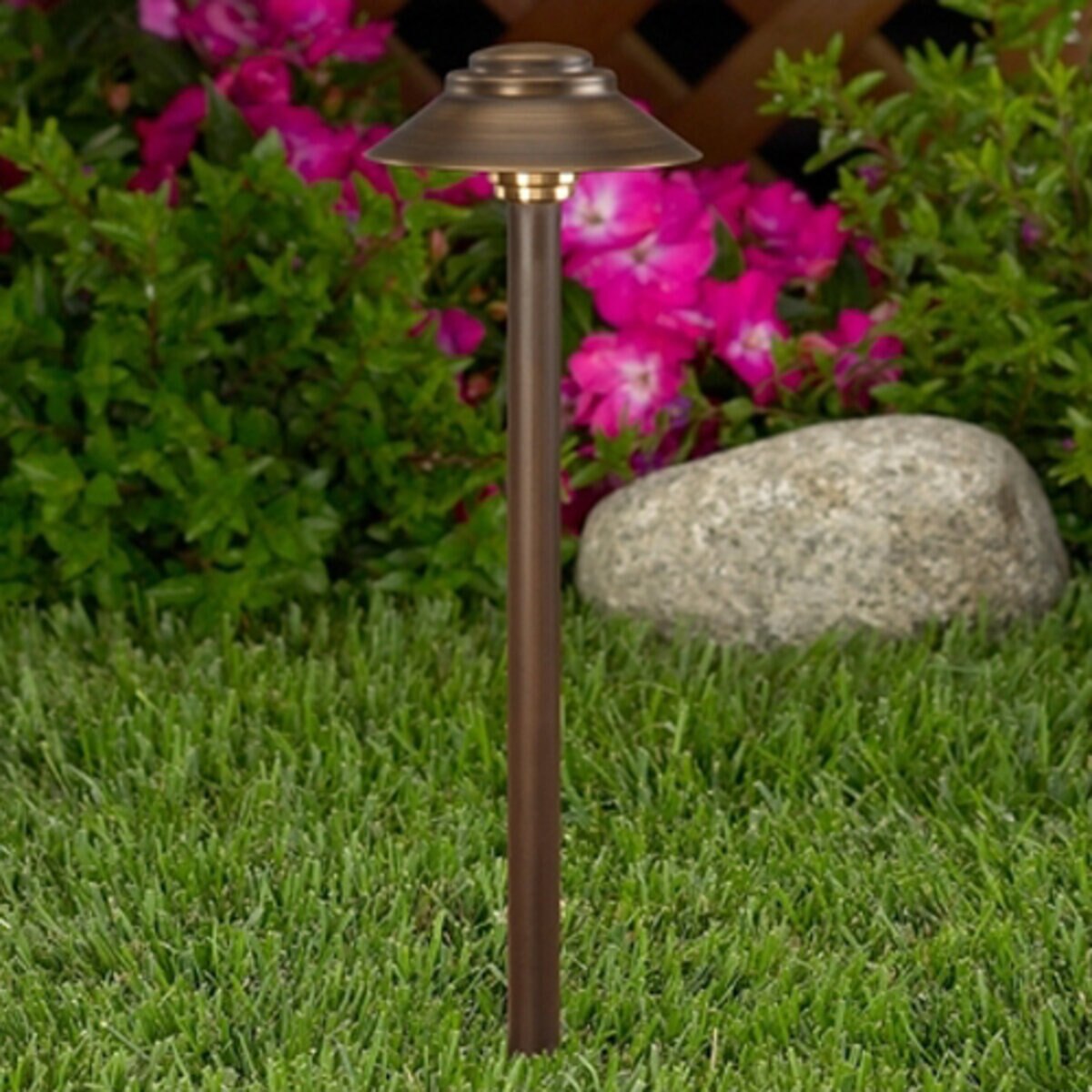 Vista PR-2128 Path Light Brass Housing Olde Brass Finish No Lamp
