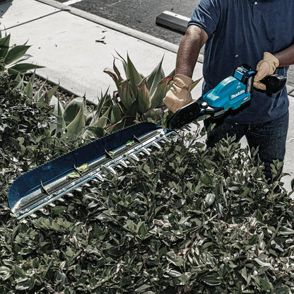 Makita Max XGT Brushless Cordless Single-Sided Hedge Trimmer Kit 30 in. 40V w/ Battery (4.0Ah) GHU05M1