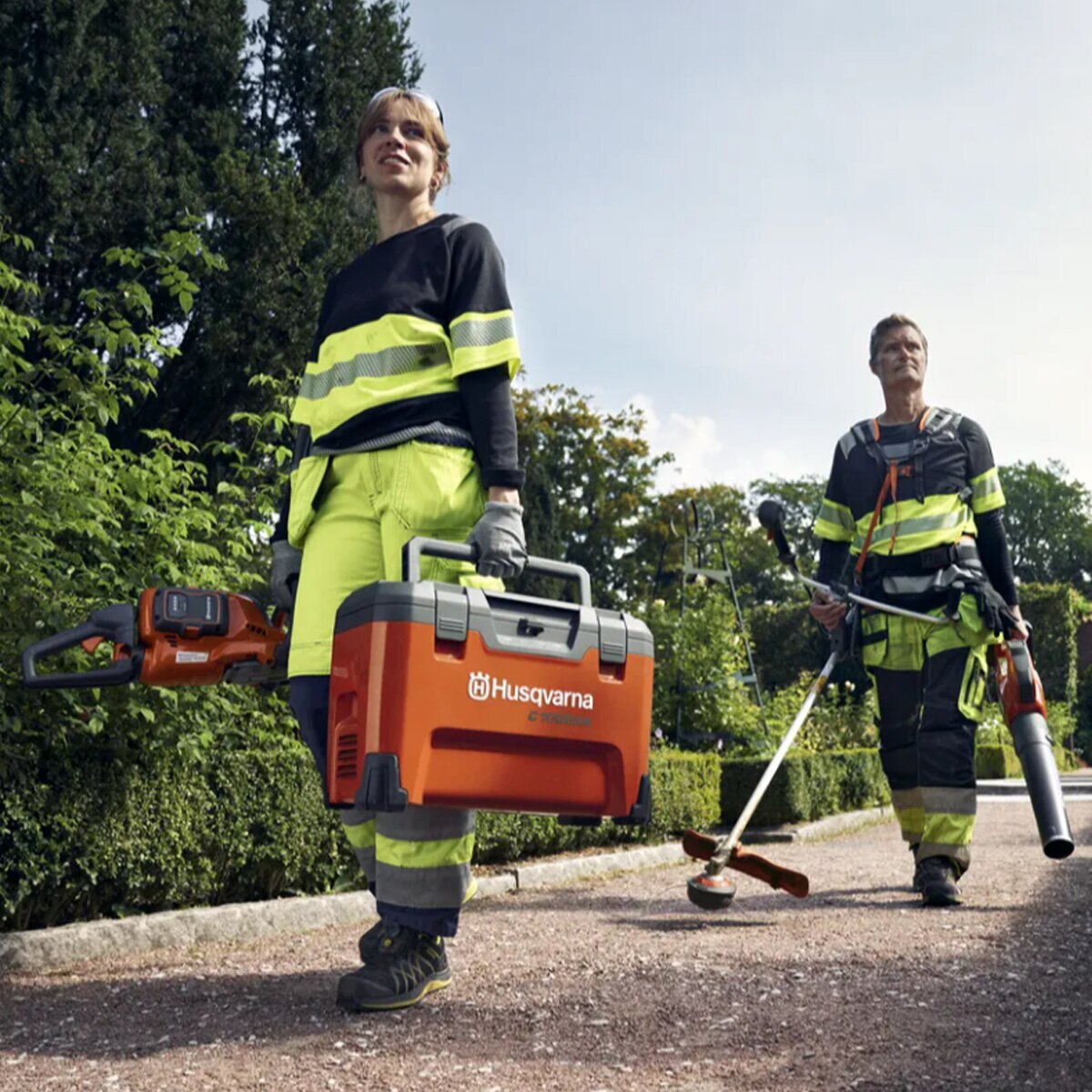 Husqvarna 40-C1000X4 Battery Charger