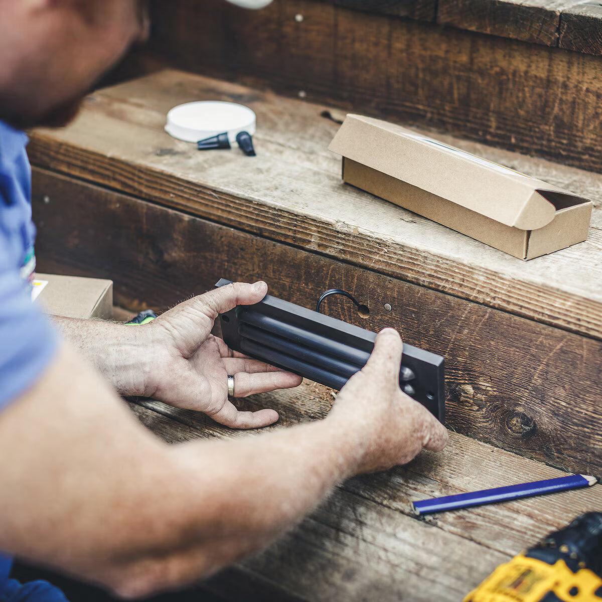 Pro-Trade SL1 4.5 in. Surface Mounted Step Light Antique Brass w/ Integrated LED 2W 50 Lumen 2700K