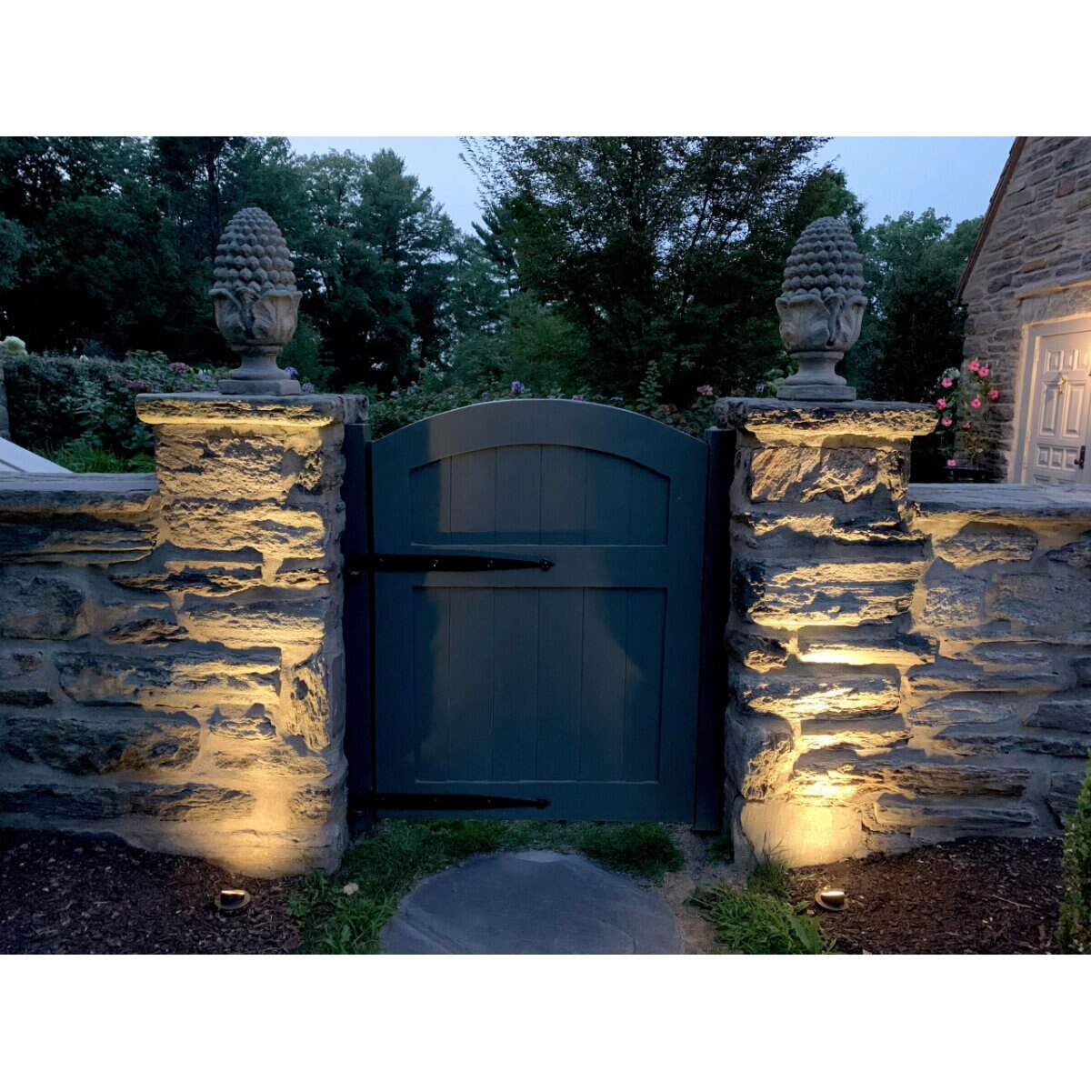 Tru-Scapes TS-B203-BLK  Sealed Well Light Black MR16 4W LED 2700K 60 Degree