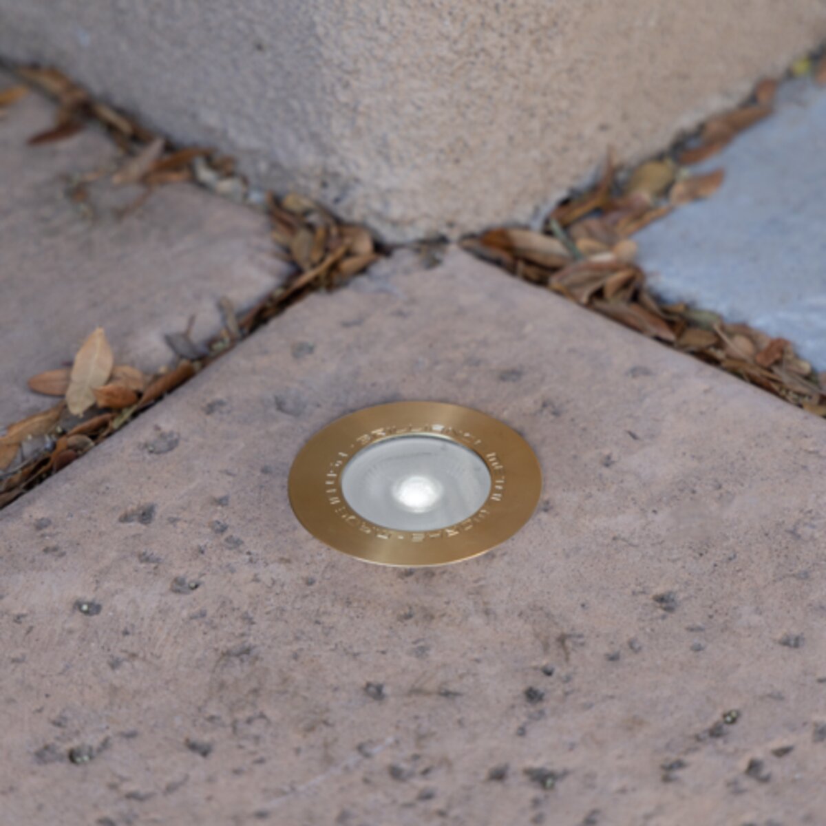 Brilliance-CARLSBAD-MR16-BR-FLG-NL- Carlsbad Flange Well Light Brass Finish MR16 Socket No Lamp