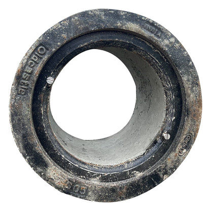 Christy Traffic Valve Box G05 Concrete Round 10-3/8 in. x 12 in. H w/ 2 Stainless Steel Bolts