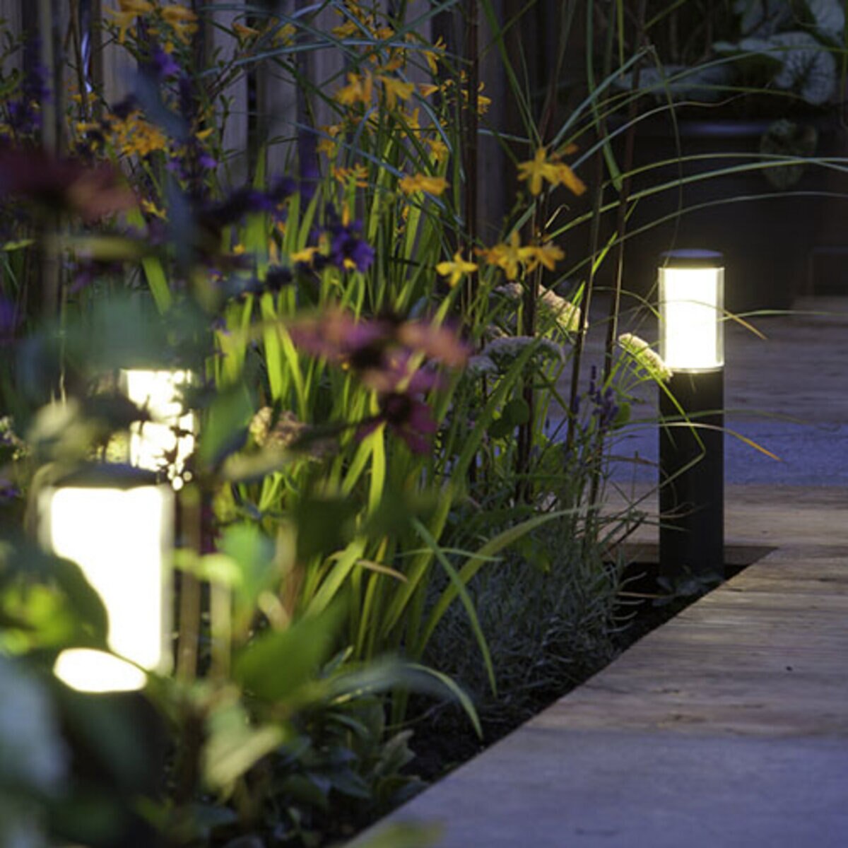 In-Lite-10201761- Liv Low Dark Path Light
