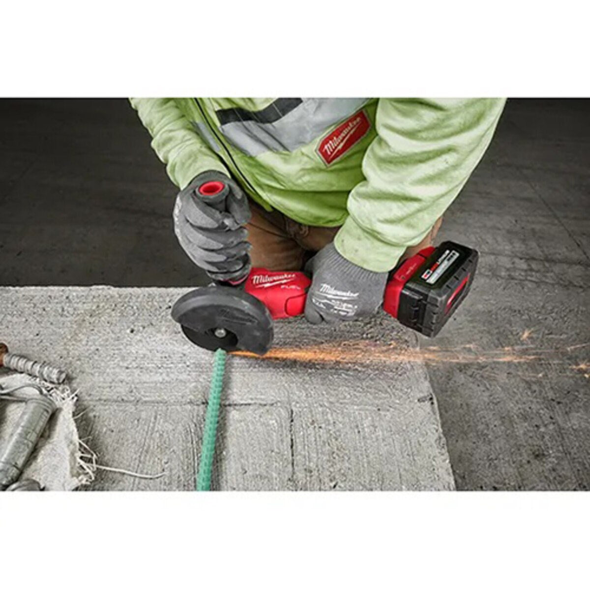 Milwaukee M18 FUEL Battery 4-1/2 in. / 5 in. Braking Grinder w/ One Key Paddle Switch (Tool Only)