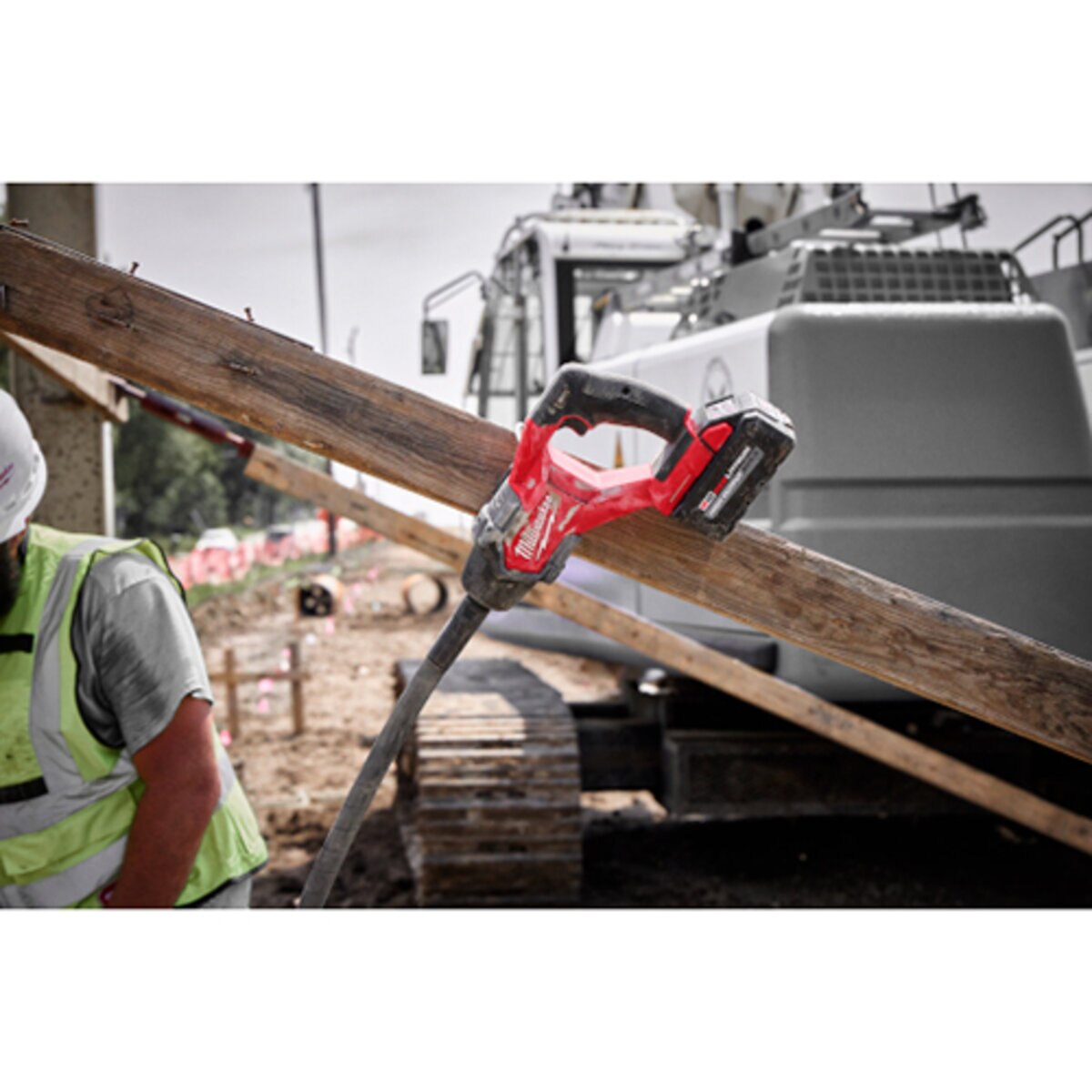 Milwaukee M18 FUEL 4 ft. Concrete Pencil Vibrator Kit