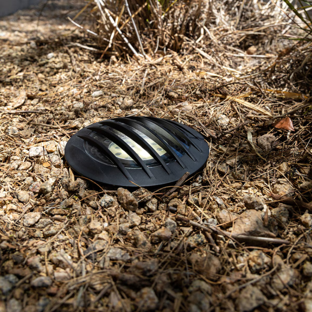 Brilliance-BDWLPAR36FLATGRNL1- Black Diamond Well Light Par36 Flat Top Grate Gim