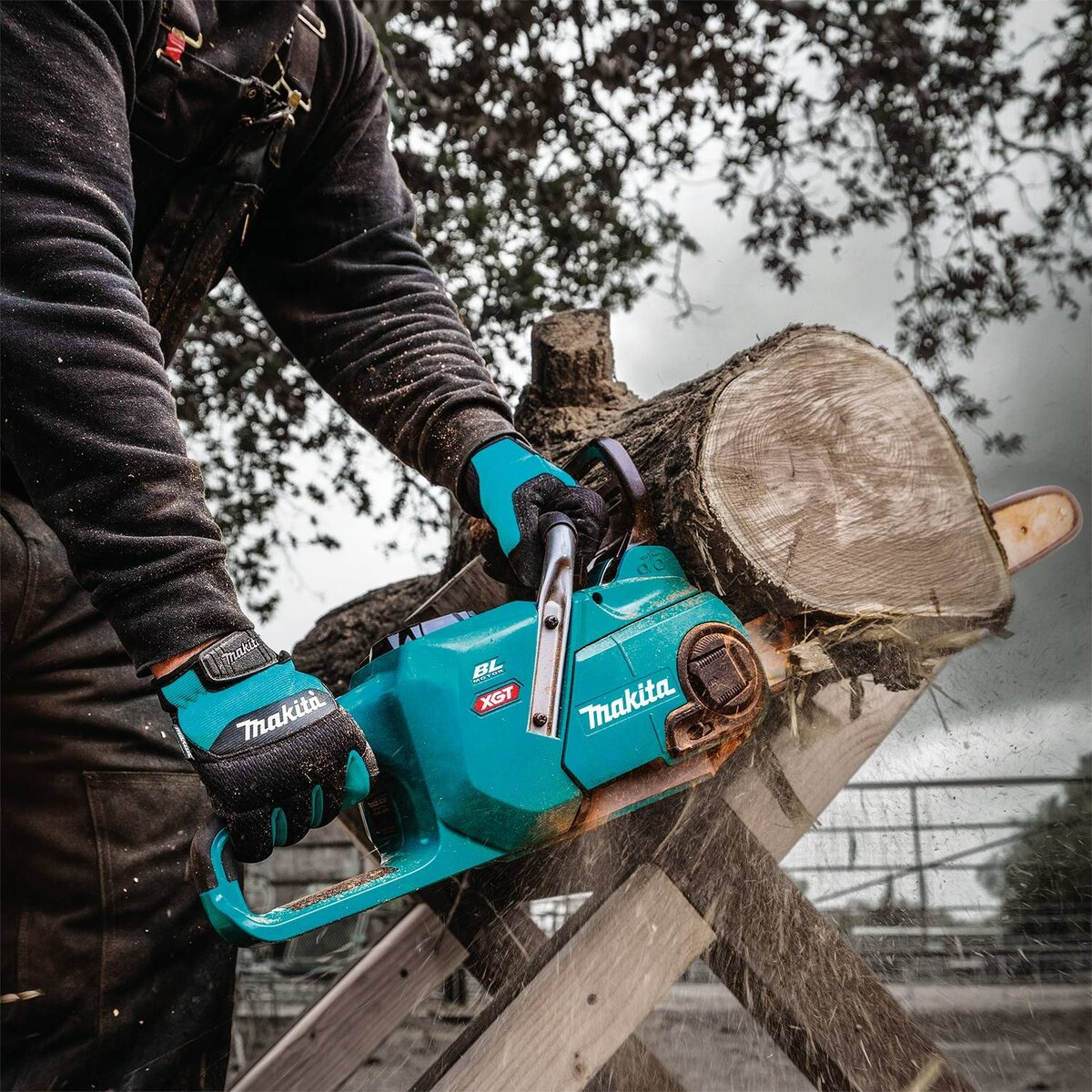 Makita 40V Max XGT16 in. Rear Handle Chain Saw TLC Kit | GCU05M1 