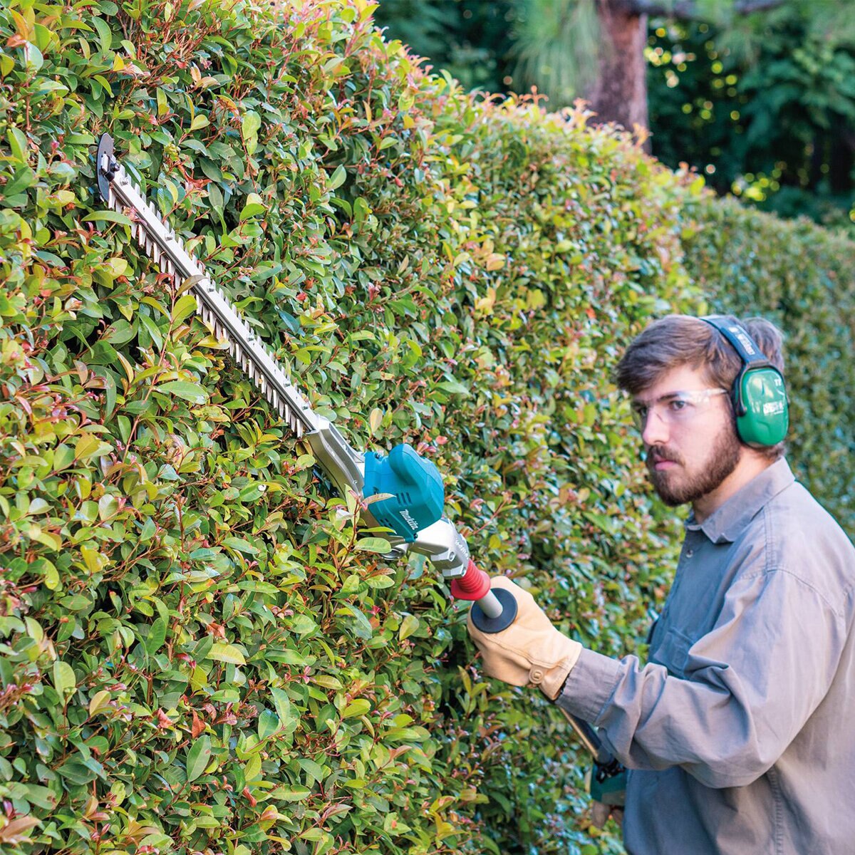 Makita 18V LXT 20 in. Articulating Pole Hedge Trimmer | XNU01T 