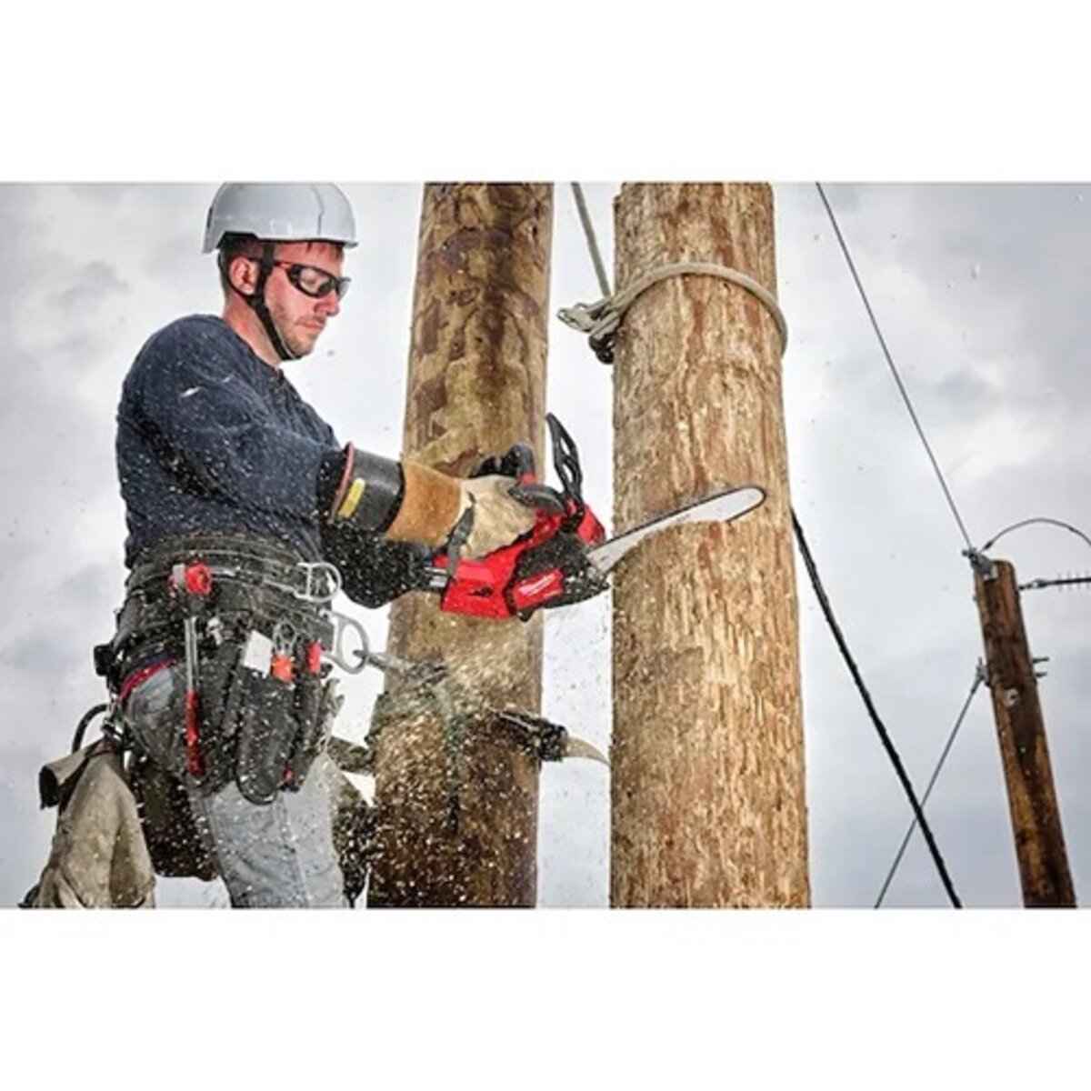 Milwaukee 18V M18 Fuel Brushless Cordless 14 in. Top Handle Chainsaw Kit | 2826-21T
