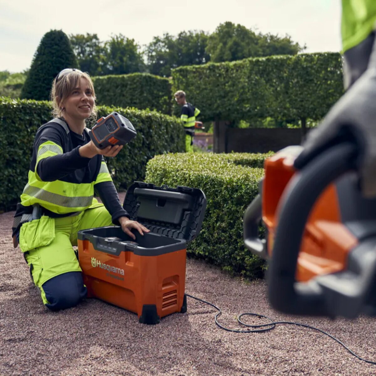 Husqvarna 40-C1000X4 Battery Charger